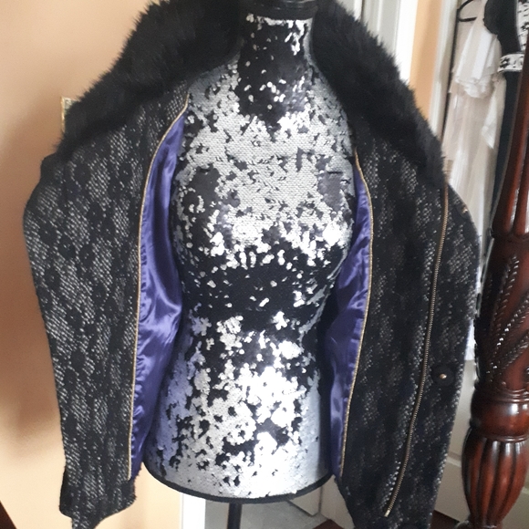 Vintage Bebe black lace jacket with faux fur - Picture 9 of 12